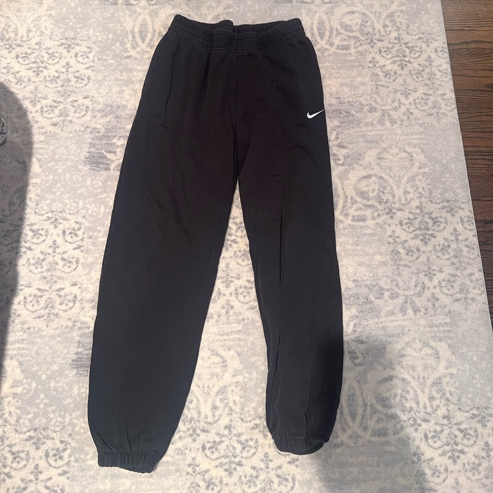 Nike Sportswear Essential Collection Women’s Fleece Pants